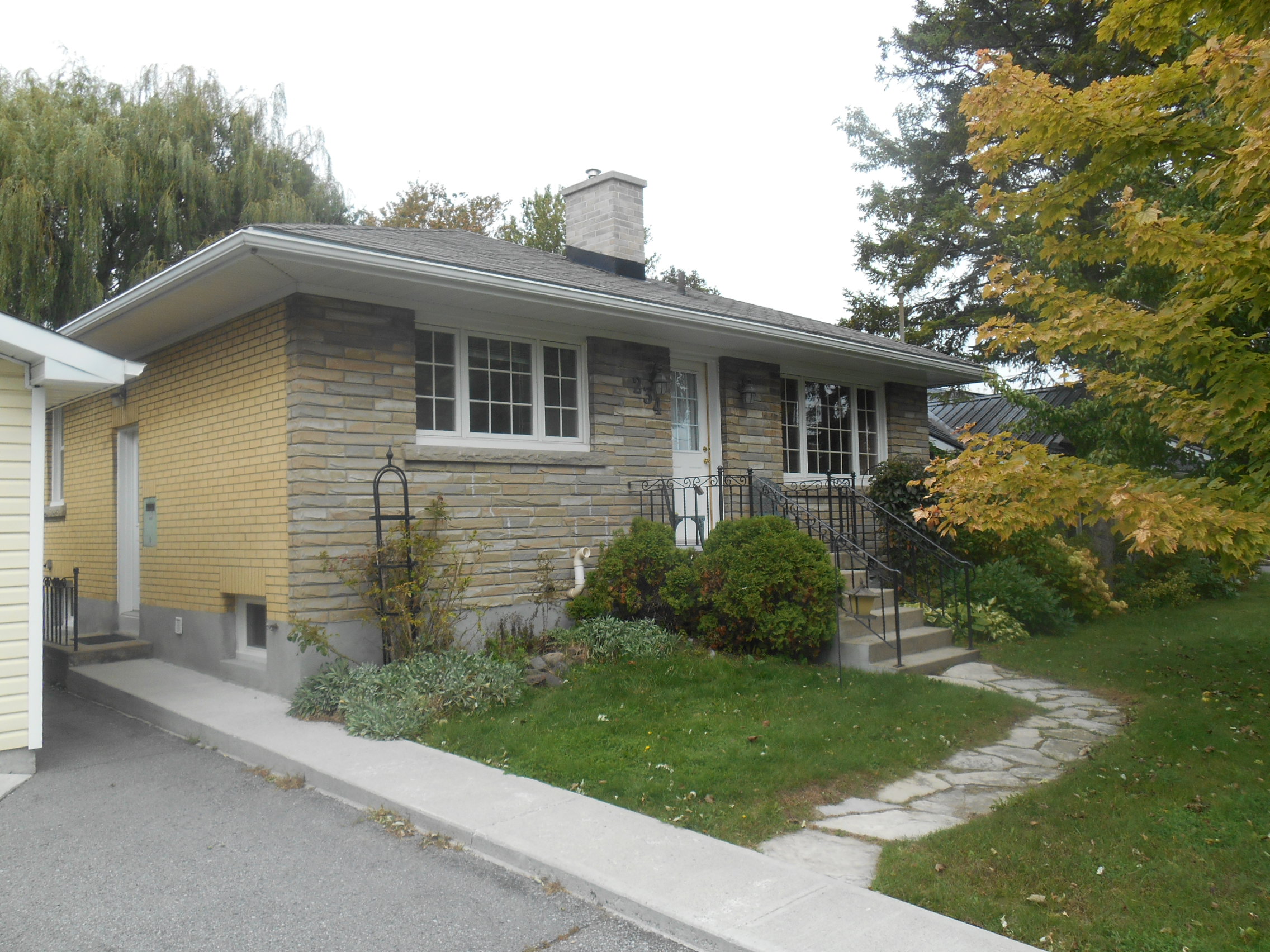 Older Ontario home representing an estate property sale in Kingston, Bill Stevenson REALTOR®, Century 21 Lanthorn Real Estate Ltd., Brokerage