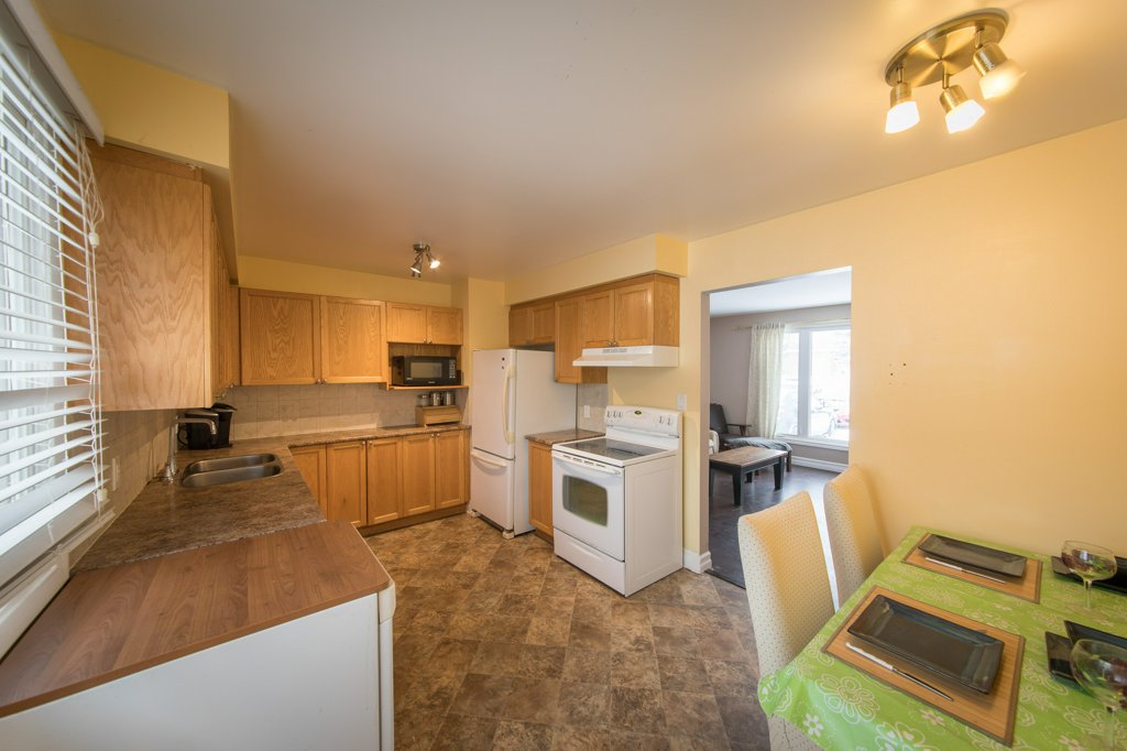 Kitchen showing appliances that typically stay when selling a home in Kingston, Bill Stevenson, REALTOR®, Century 21 Lanthorn Real Estate Ltd., Brokerage