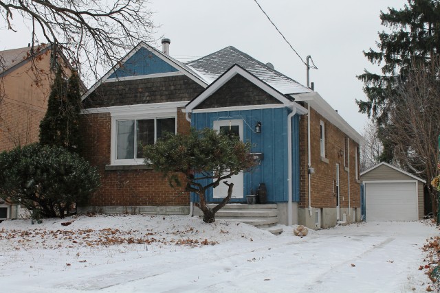 Small detached home representing home buying and closing costs in Kingston and area